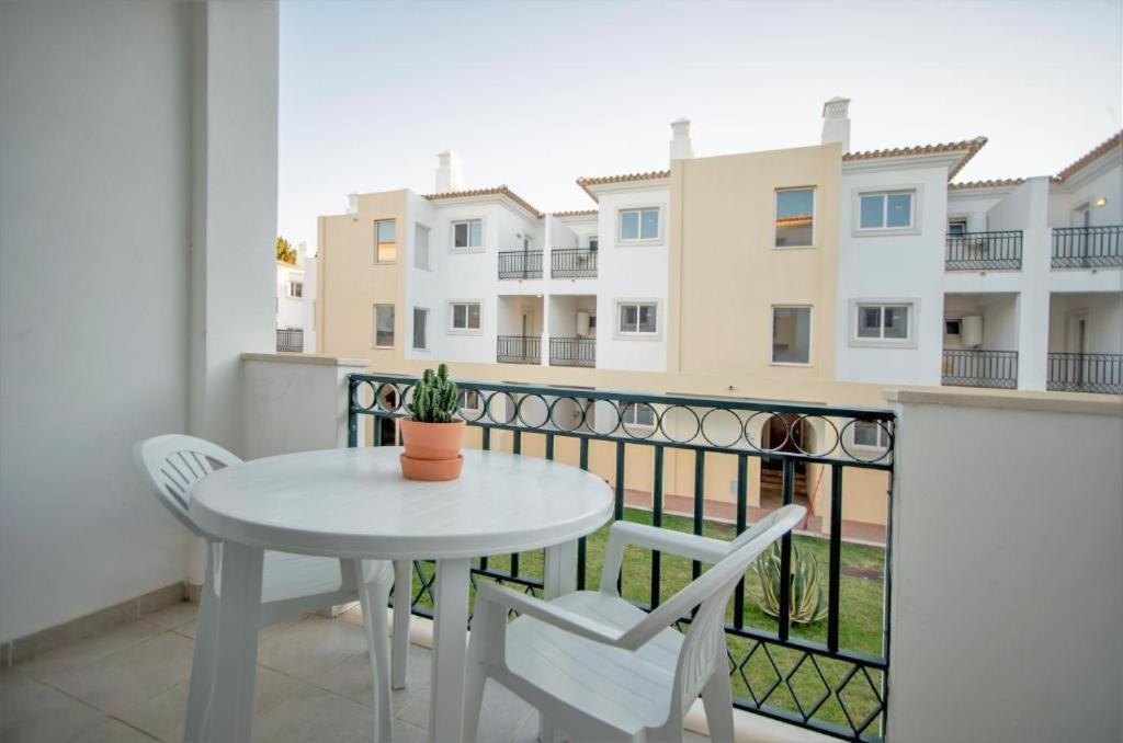 Aparthotel Smy Santa Eulalia Algarve Albufeira Esterno foto